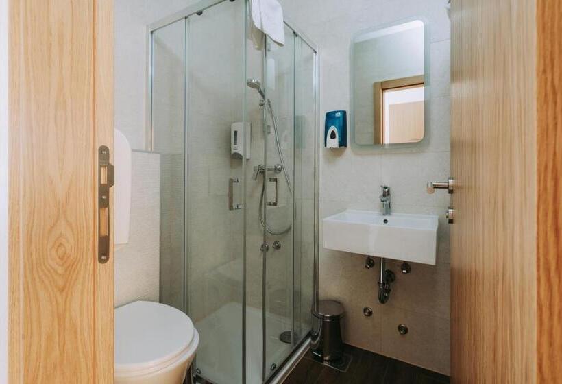 スタンダードルーム, Sliško