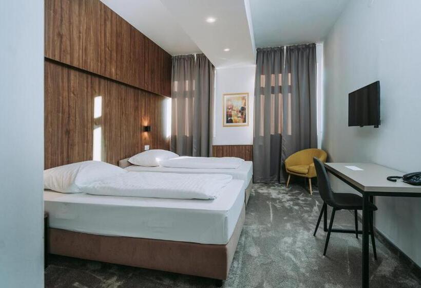 スタンダードルーム, Sliško