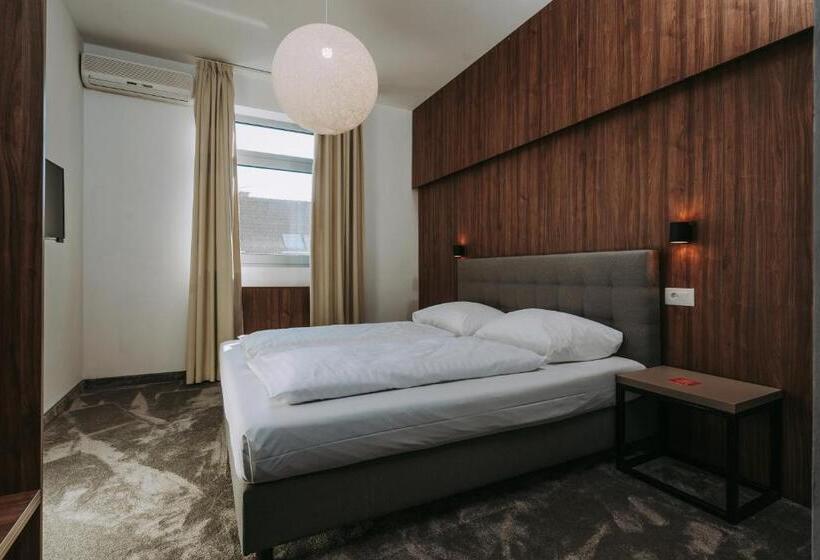 スタンダードルーム, Sliško