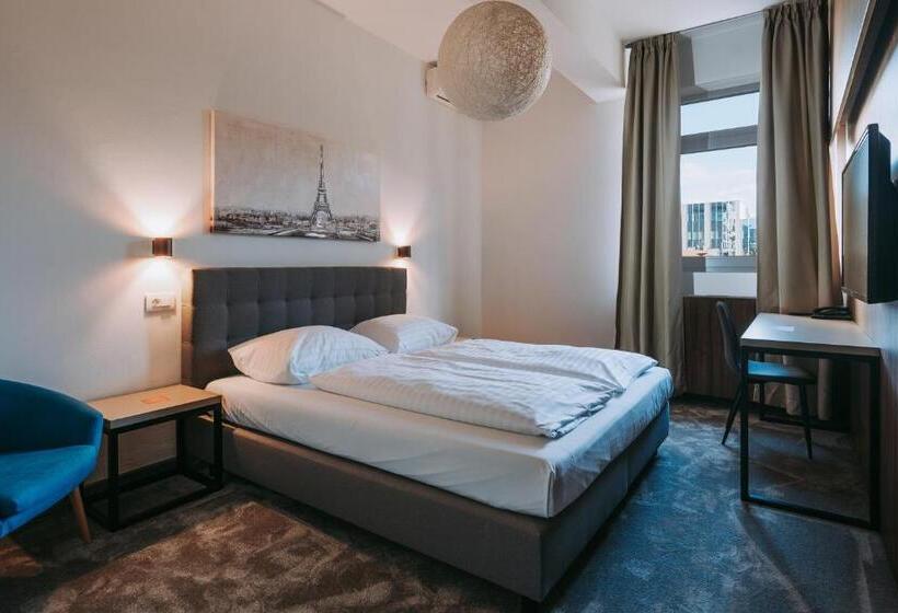 スタンダードルーム, Sliško