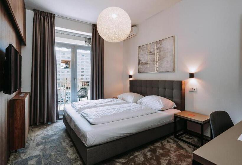 バルコニー付きスタンダードルーム, Sliško