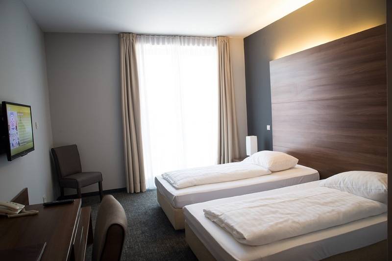 スタンダードルーム, Sliško