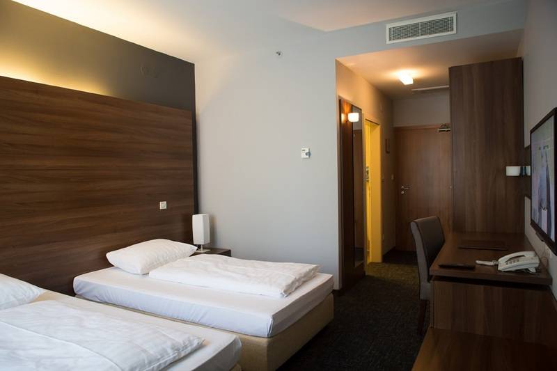 スタンダードルーム, Sliško