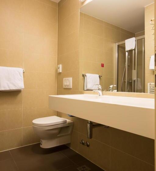 スタンダードルーム, Sliško