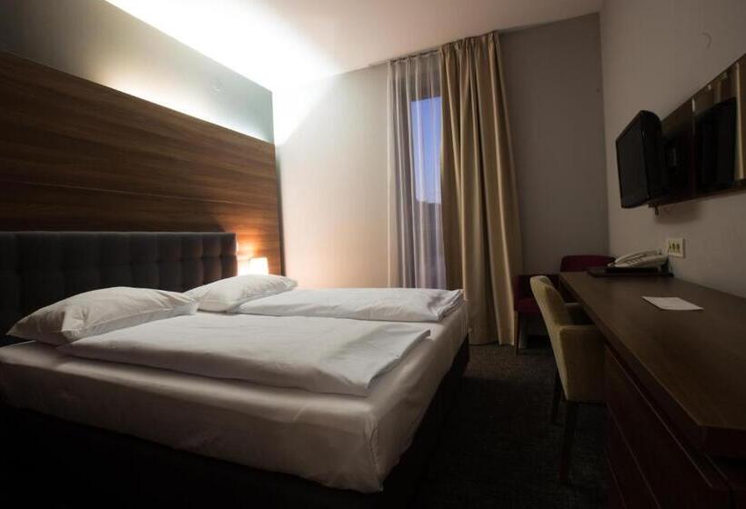 スタンダードルーム, Sliško