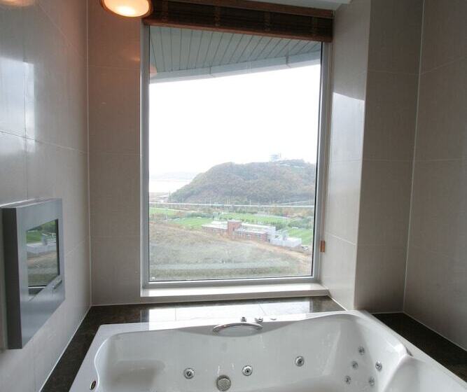 Chambre Standard, Wiz