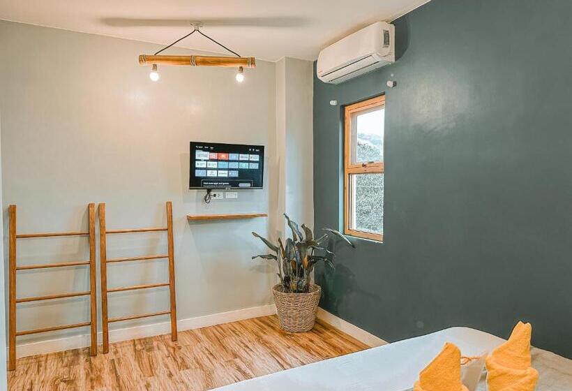 디럭스 룸, Coron Village Lodge