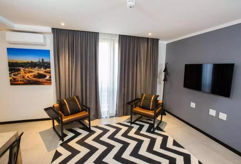 エクゼクティブワンルーム, Max Executive Apartments