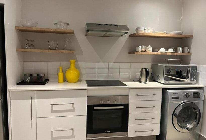 ２ベッドルームアパートメント, Max Executive Apartments