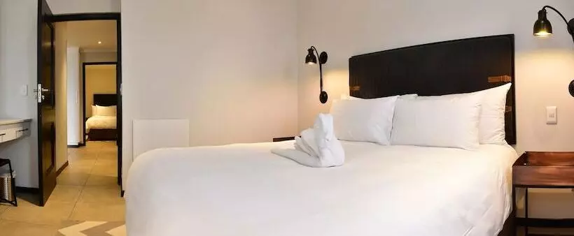 2ベッドルームのエクゼクティブアパートメント, Max Executive Apartments