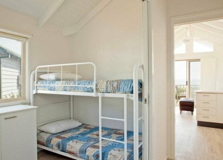 キャビン, Blue Lagoon Beach Resort