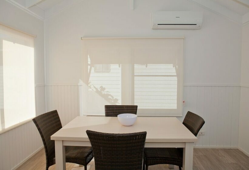 キャビン, Blue Lagoon Beach Resort