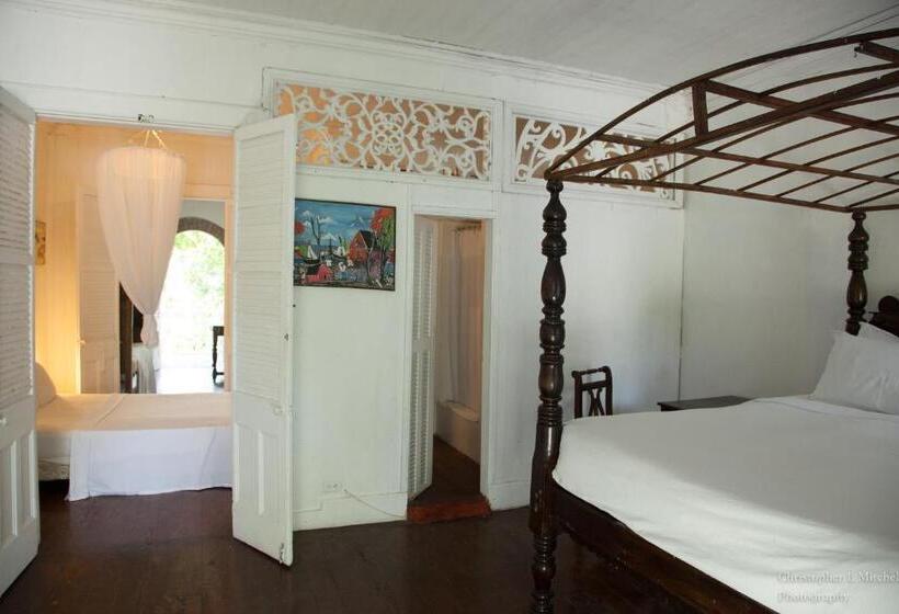 3 Bedroom Suite, Florita