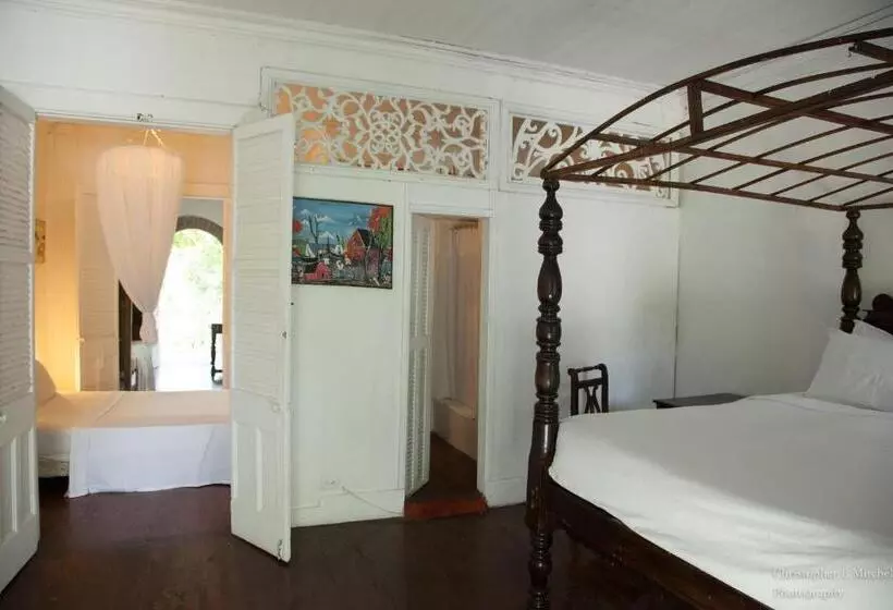 3 Bedroom Suite, Florita