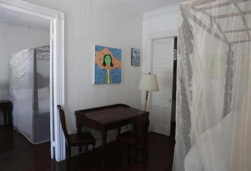 3 Bedroom Suite, Florita