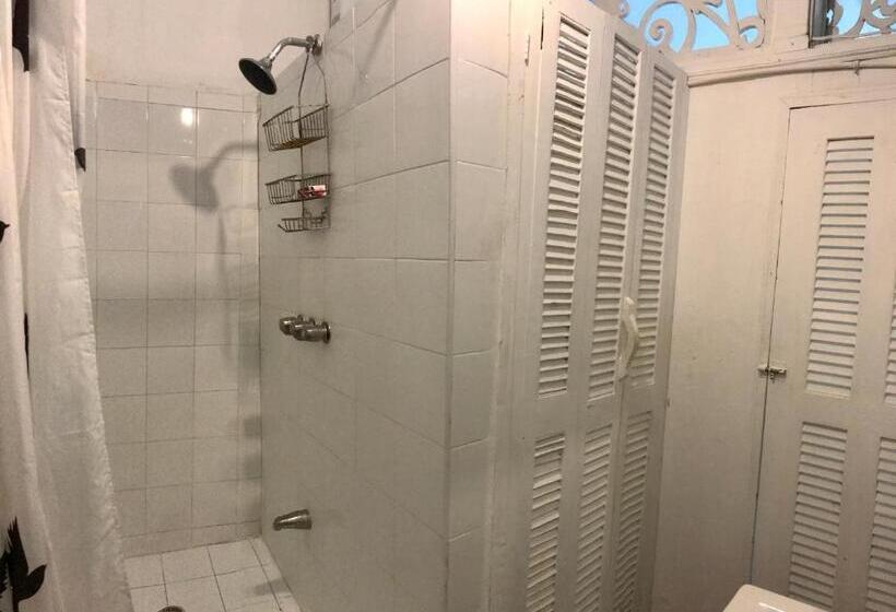 3 Bedroom Suite, Florita