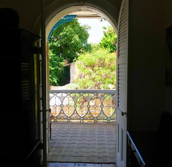 3 Bedroom Suite, Florita