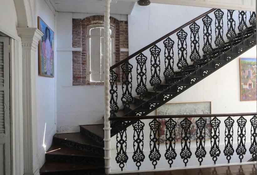 Standard Værelse, Florita