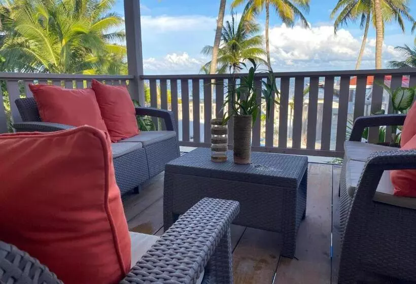 اتاق لوکس با چشم‌انداز دریا, La Isla Resort