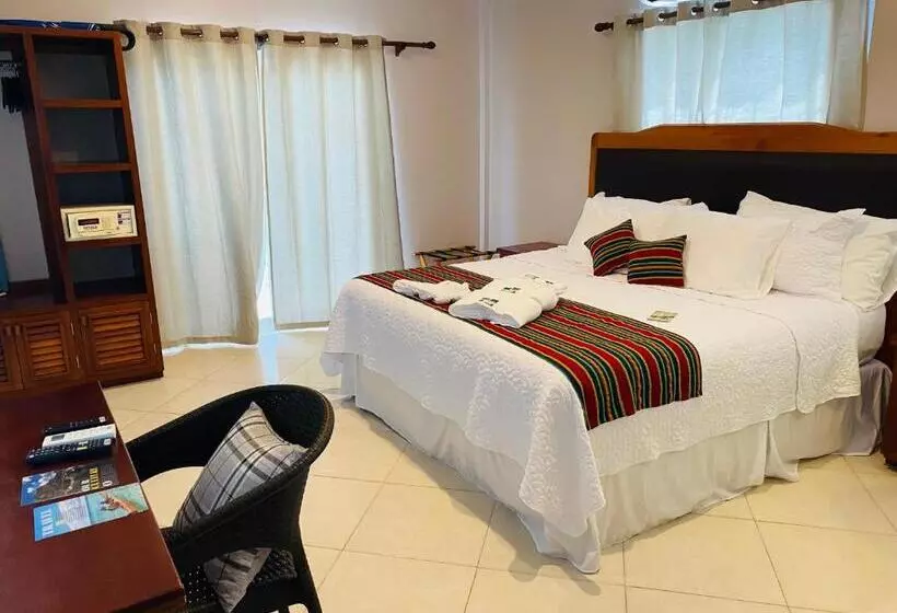 سوئیت مستر, La Isla Resort