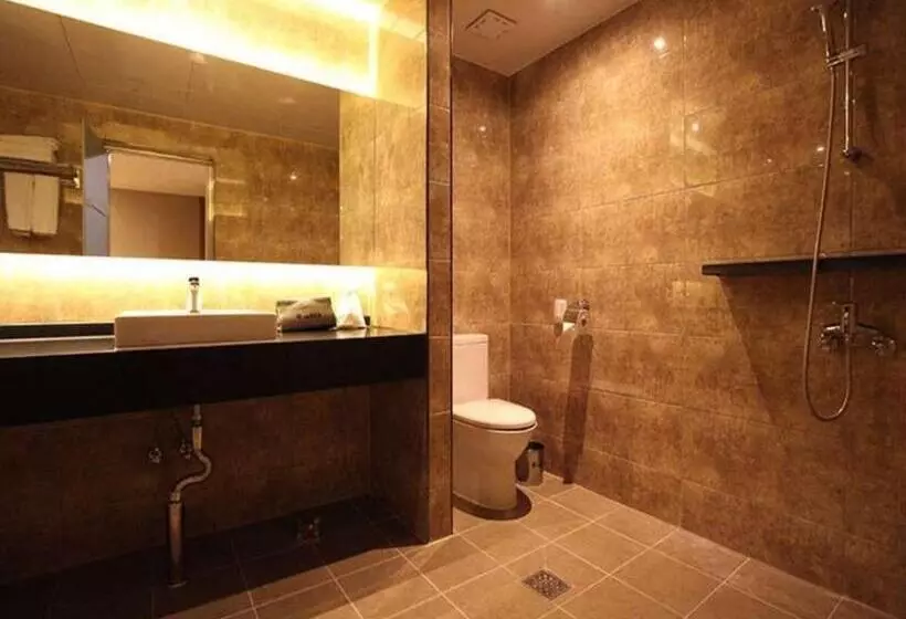 Standard-huone, Rich
