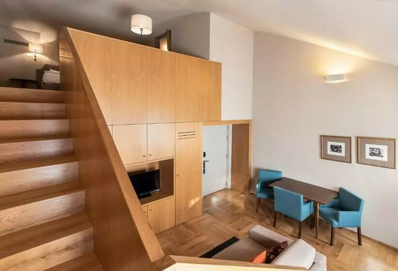 سوییت, Eurostars Santa Luzia