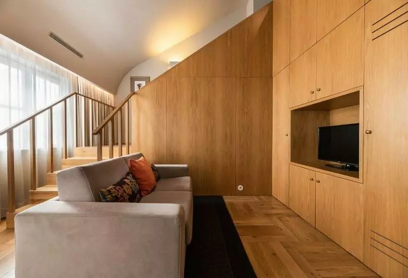 سوییت, Eurostars Santa Luzia