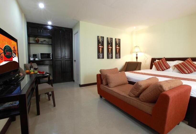 سوییت لوکس, The Suites At Calle Nueva