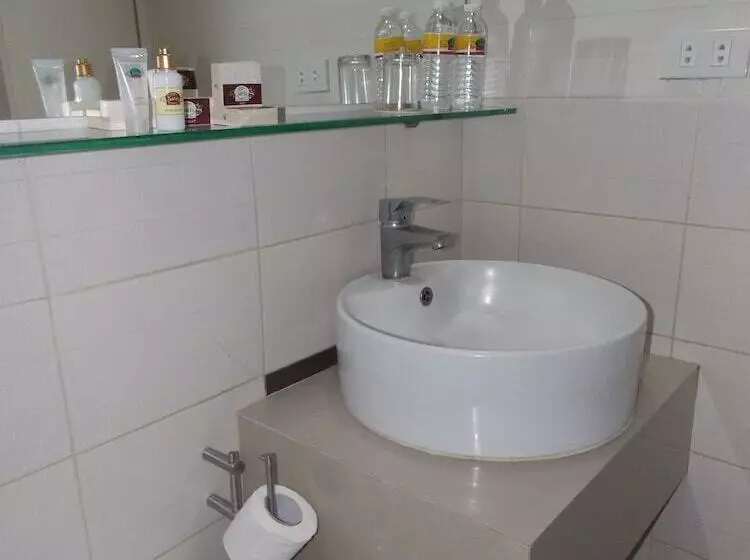 اتاق لوکس, The Suites At Calle Nueva