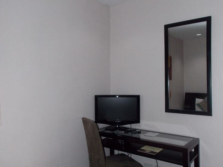 اتاق لوکس, The Suites At Calle Nueva