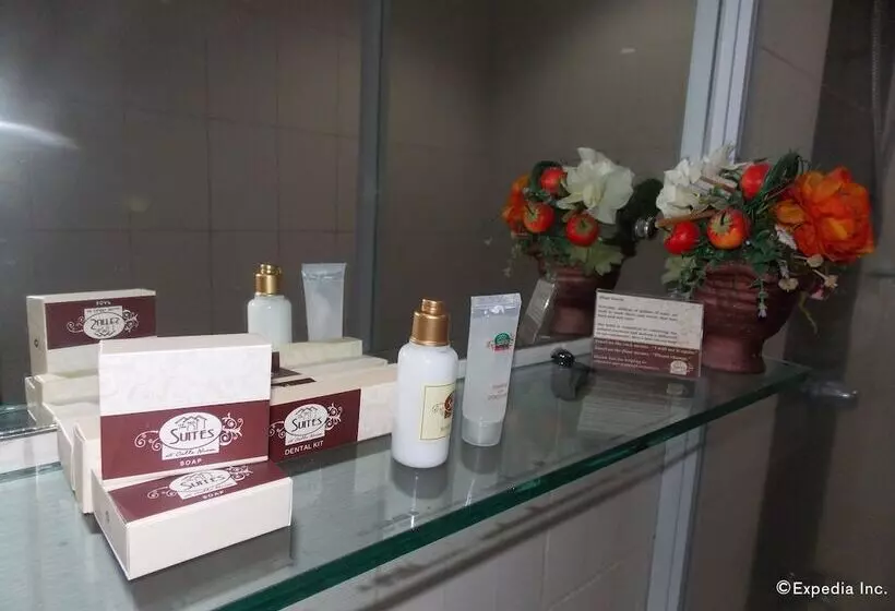سوییت لوکس, The Suites At Calle Nueva