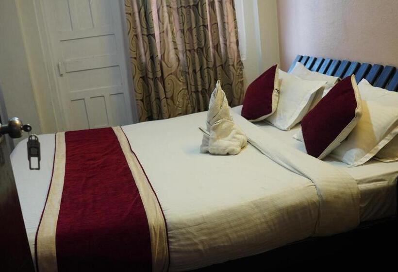 اتاق اکونومی, Travelers Home