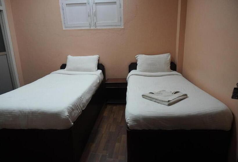 اتاق استاندارد یک نفره, Travelers Home