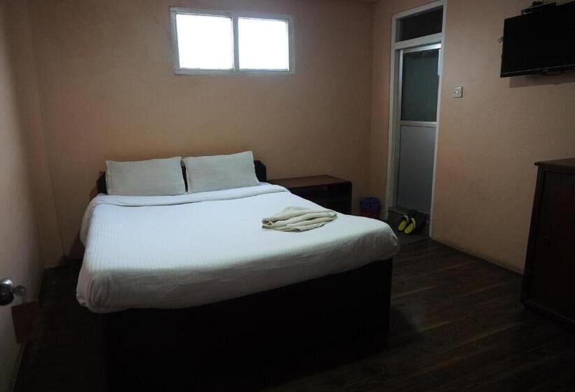 اتاق استاندارد یک نفره, Travelers Home