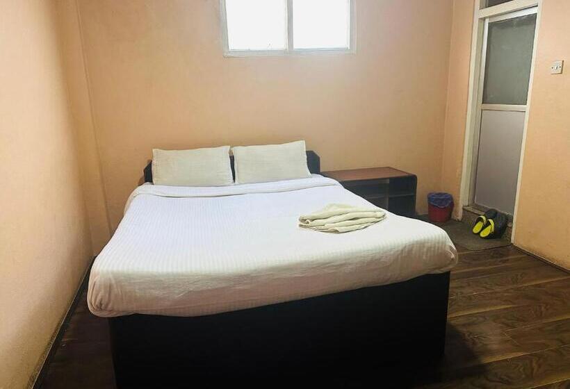 اتاق استاندارد یک نفره, Travelers Home