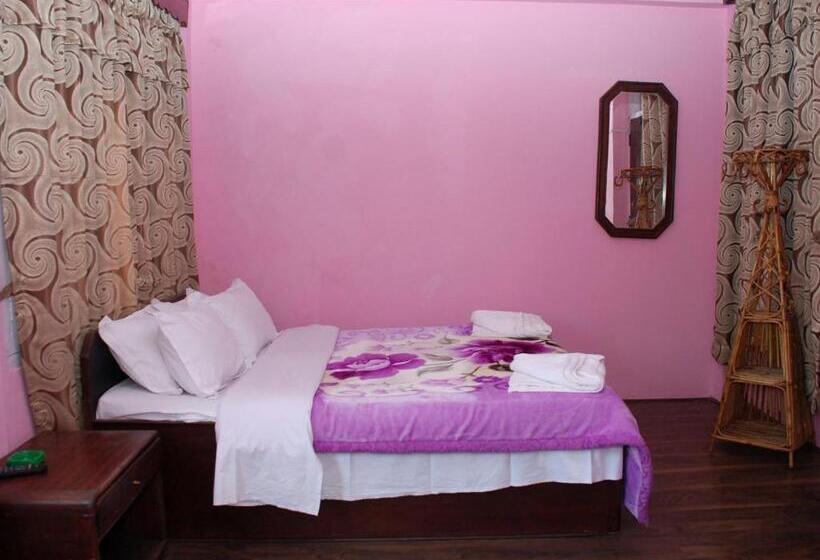 اتاق اکونومی, Travelers Home