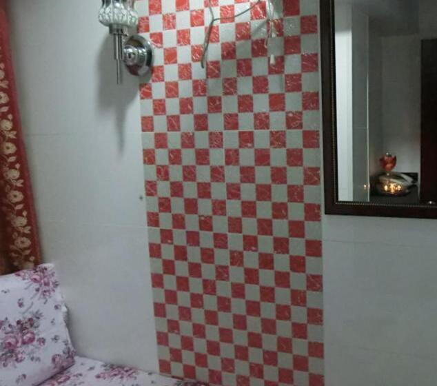 اتاق استاندارد یک نفره, Marrigold Hostel