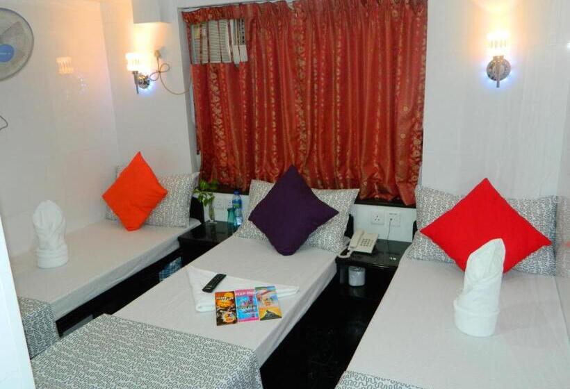 اتاق استاندارد سه نفره, Marrigold Hostel