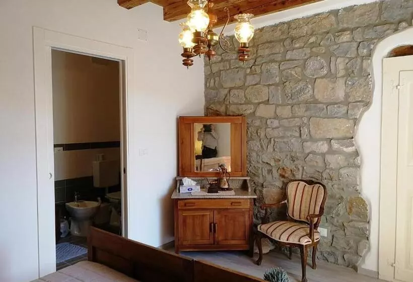 اتاق کلاسیک چهارنفره, Domus Iulii