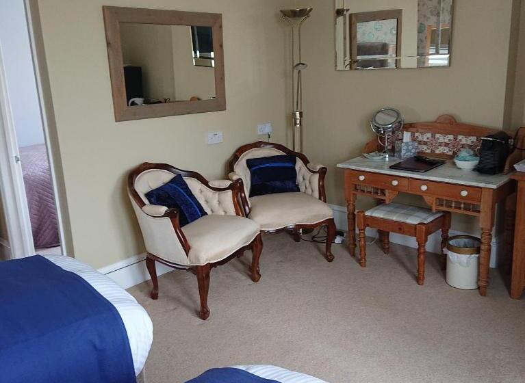 Quarto Premium, Barnabas House