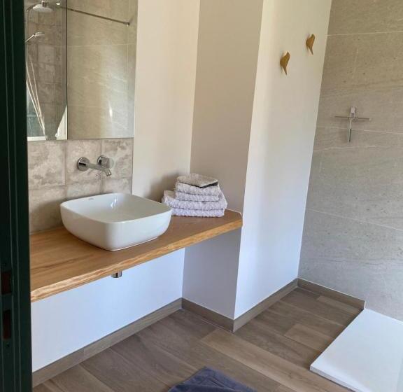 标准三人间, Maison D Hôtes La Devinière   Spa Accessible Toute L Année
