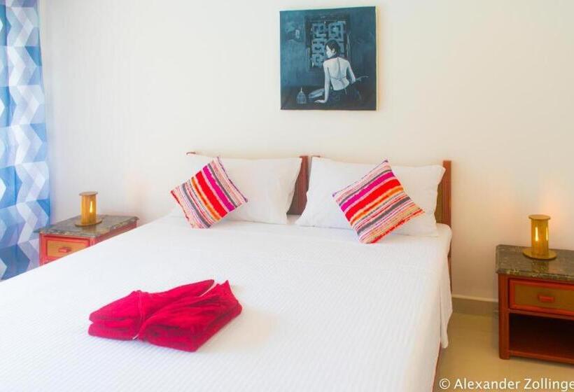 اتاق لوکس, Alona Vida Beach Hill Resort