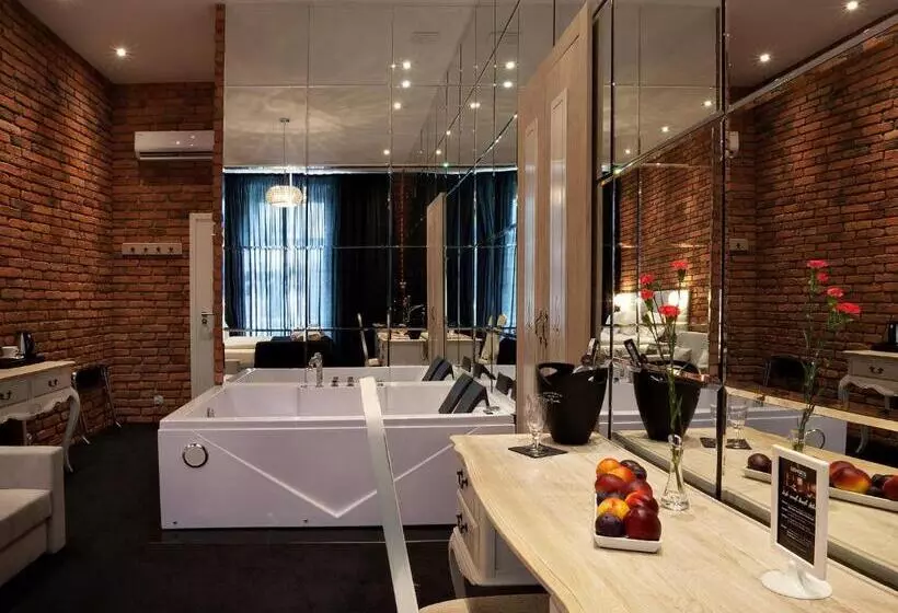 景色の見えるジュニアスイート, Betmanowska Main Square Residence Adults Only