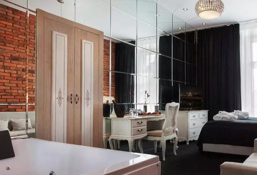 景色の見えるジュニアスイート, Betmanowska Main Square Residence Adults Only