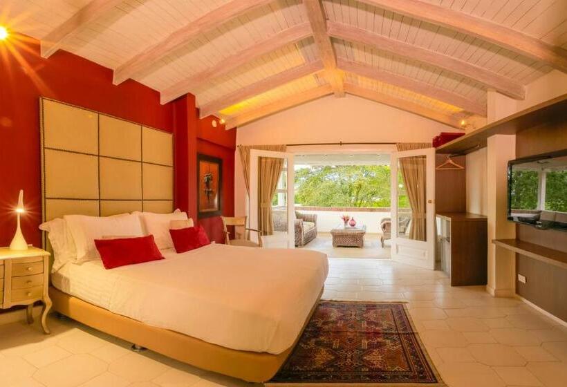 プールビュージュニアスイート, Boutique El Triángulo