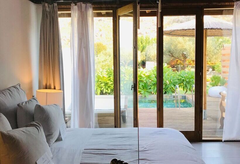 Бунгало Стандарт, Caesars Gardens Hotel & Spa   Adults Only