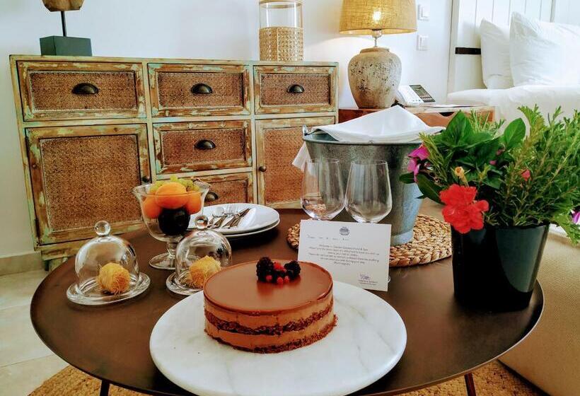 キングサイズベッドのスタンダードルーム, Caesars Gardens Hotel & Spa   Adults Only