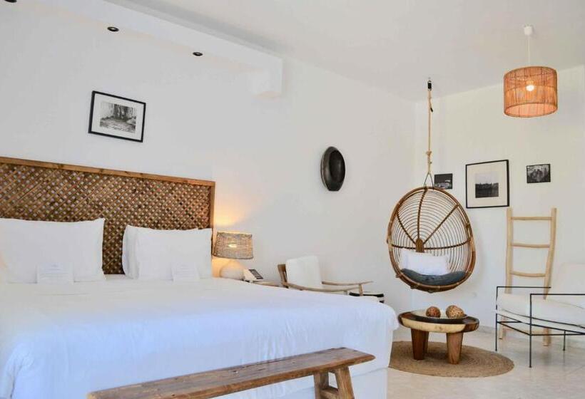 キングサイズベッドのスタンダードルーム, Caesars Gardens Hotel & Spa   Adults Only