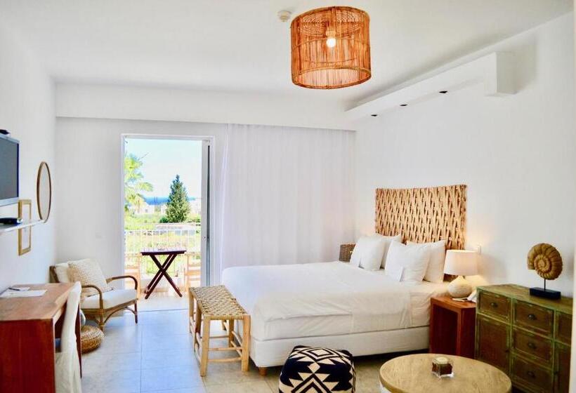 キングサイズベッドのスタンダードルーム, Caesars Gardens Hotel & Spa   Adults Only