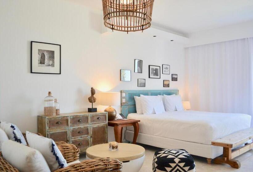 キングサイズベッドのスタンダードルーム, Caesars Gardens Hotel & Spa   Adults Only